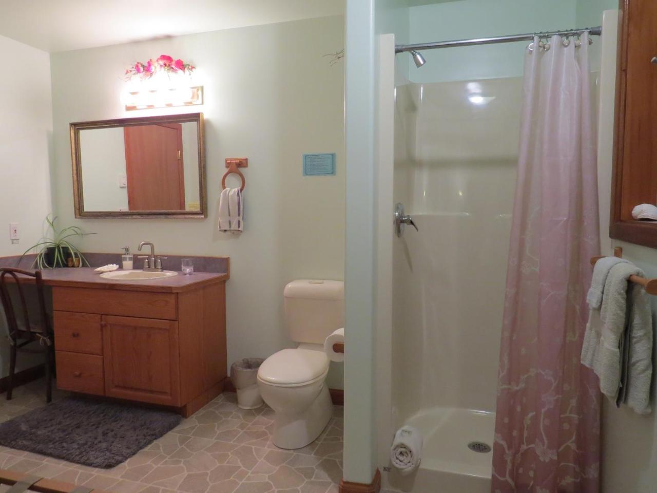 טופינו Summerhill Guest House מראה חיצוני תמונה